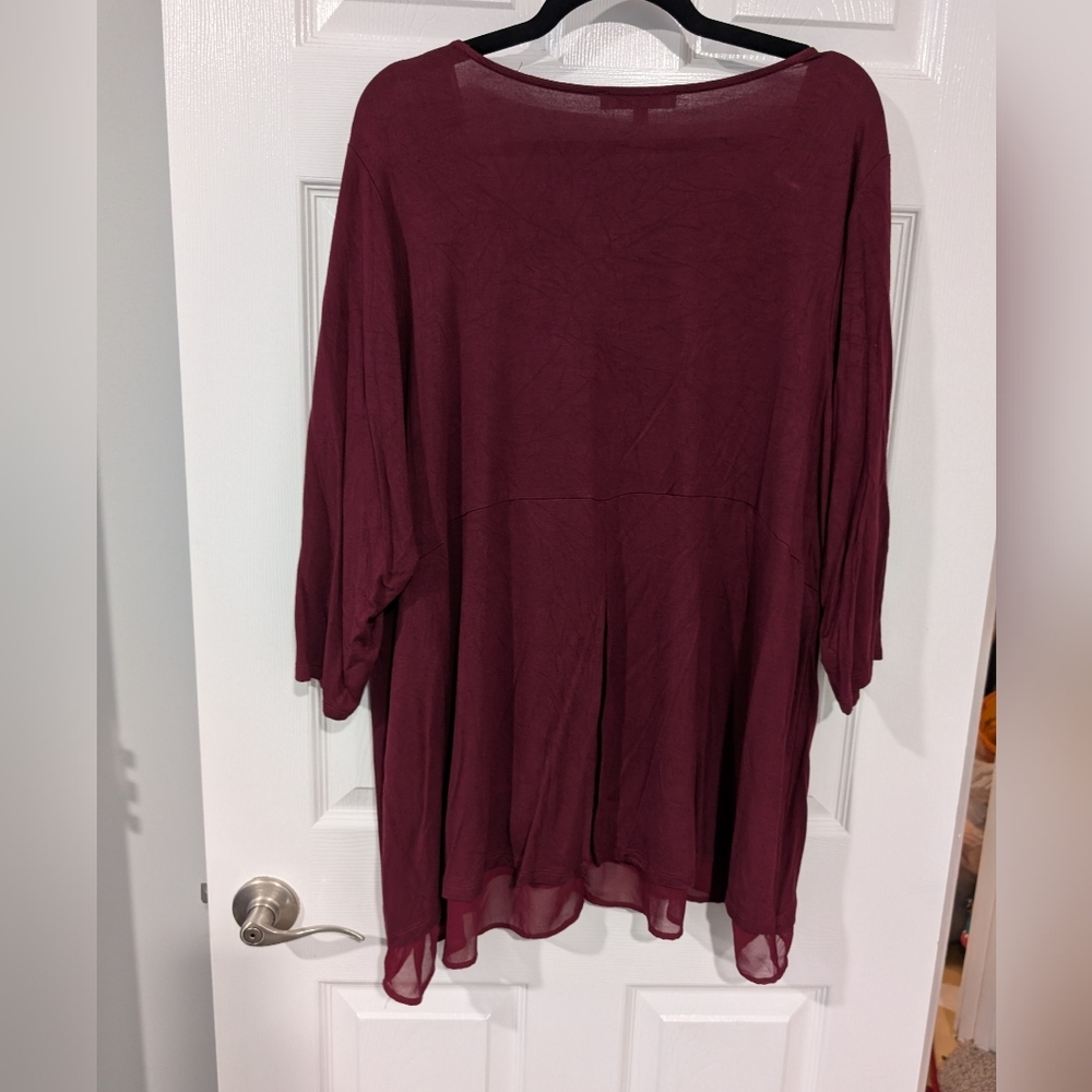Rose + Olive Burgundy V-Neck w/ Rhinestone Trim 3/4 Sleeve Tunic in Size 2X - Picture 9 of 11